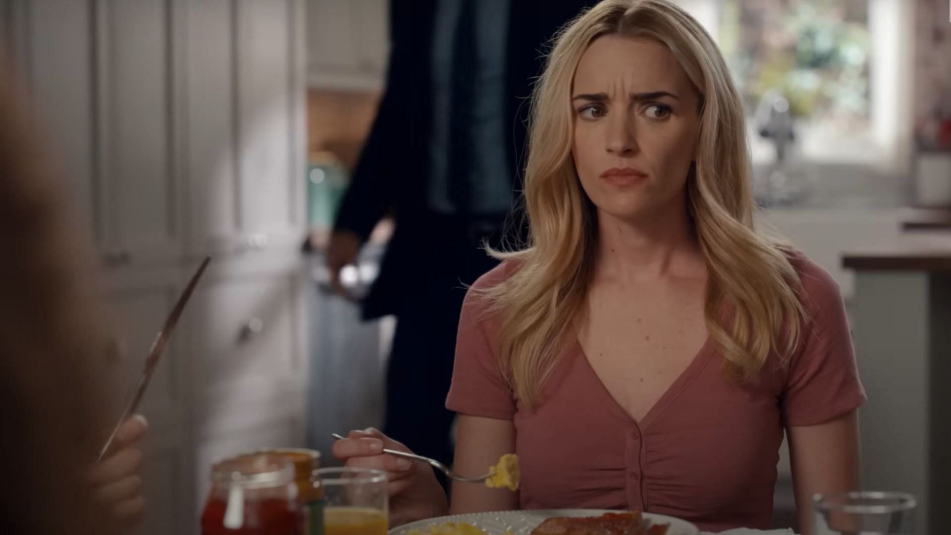 Whose baby is Georgia carrying? (Image via YouTube/Netflix)